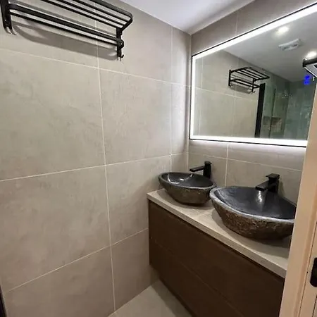 Le Cocon Des Sablons - Tour Eiffel Champs Elysees Apartment *